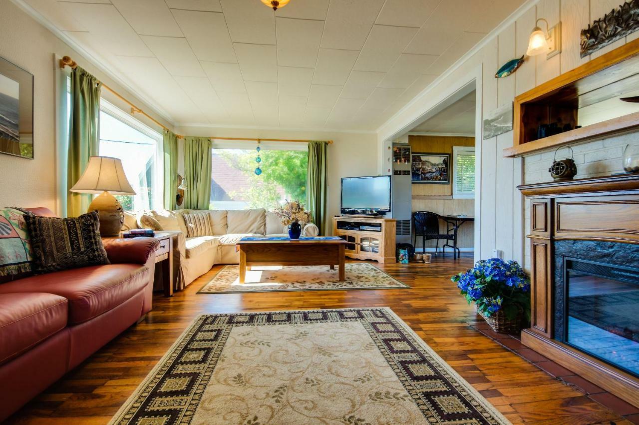 Villa Coastal Breeze à Depoe Bay Extérieur photo